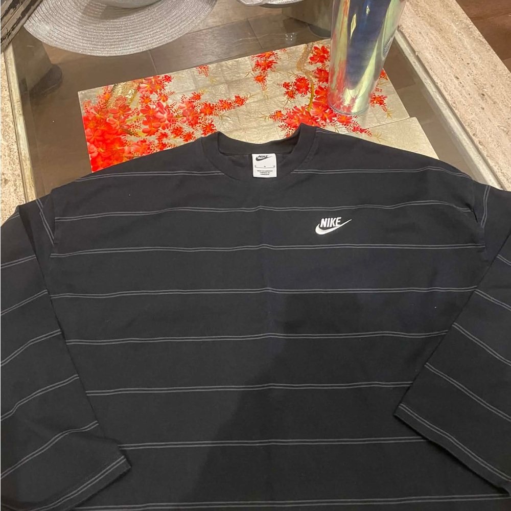 Nike Black and Gray Striped  semi cropped Crewneck